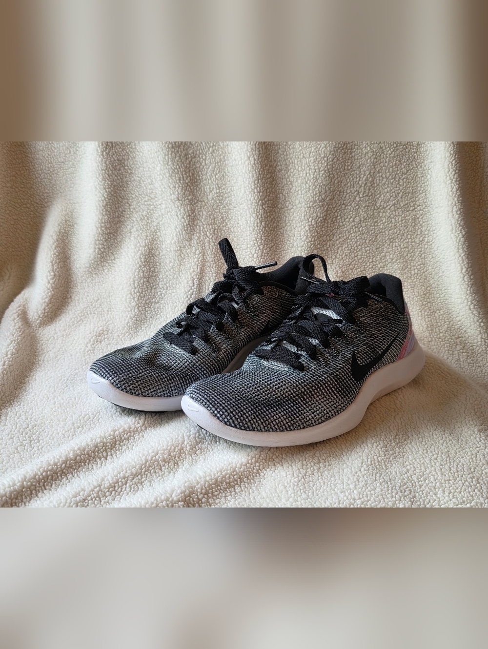 Nike Flex 2018 Floral And Grey Running Sneakers